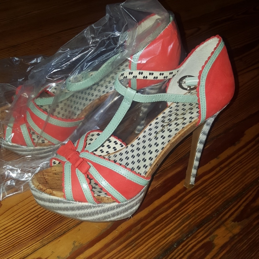 Jessica Simpson Platform Pump